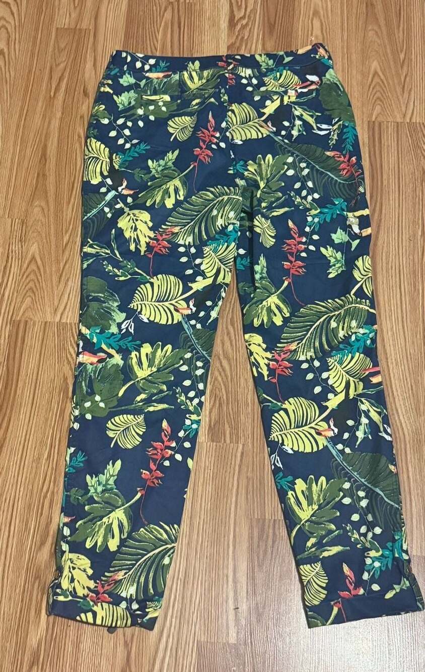 Chico's Tropical Toucan Bird Leaf Print Ankle Pants Size 15 Women’s - Picture 2 of 4